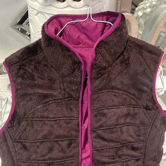 The North Face Mossbud Insulated Reversible Vest - Picture 9 of 11